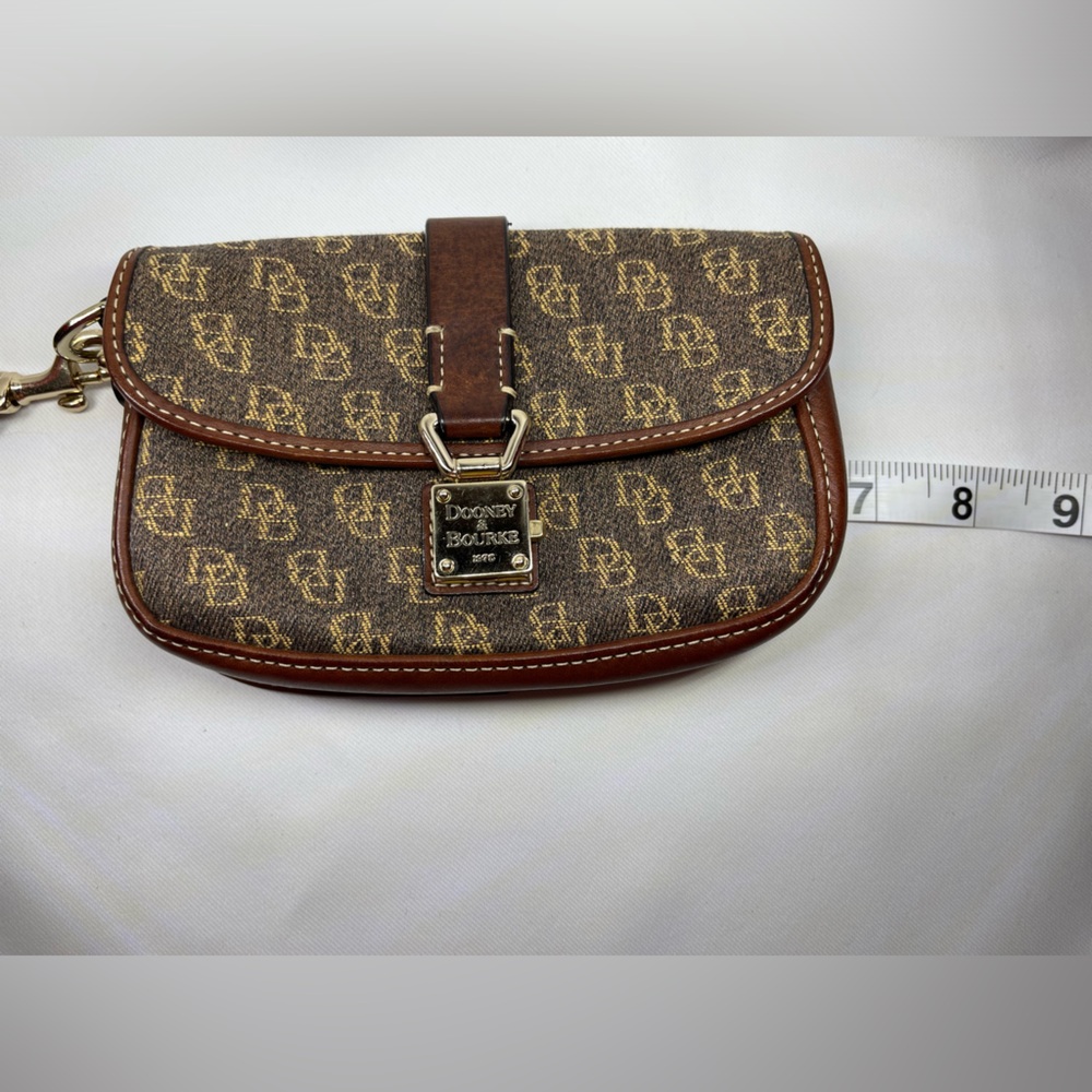 Vintage Dooney & Bourke 1975 Signature Monogram Wristlet / Clutch - Picture 10 of 16